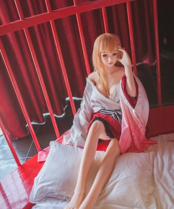 Theresa – Blonde Japanese Sex Doll